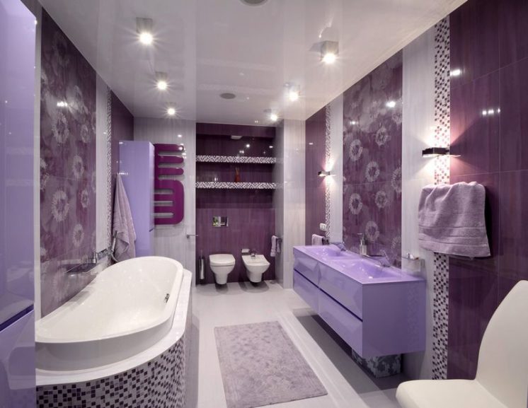 фиолетовый цвет в ванной комнате